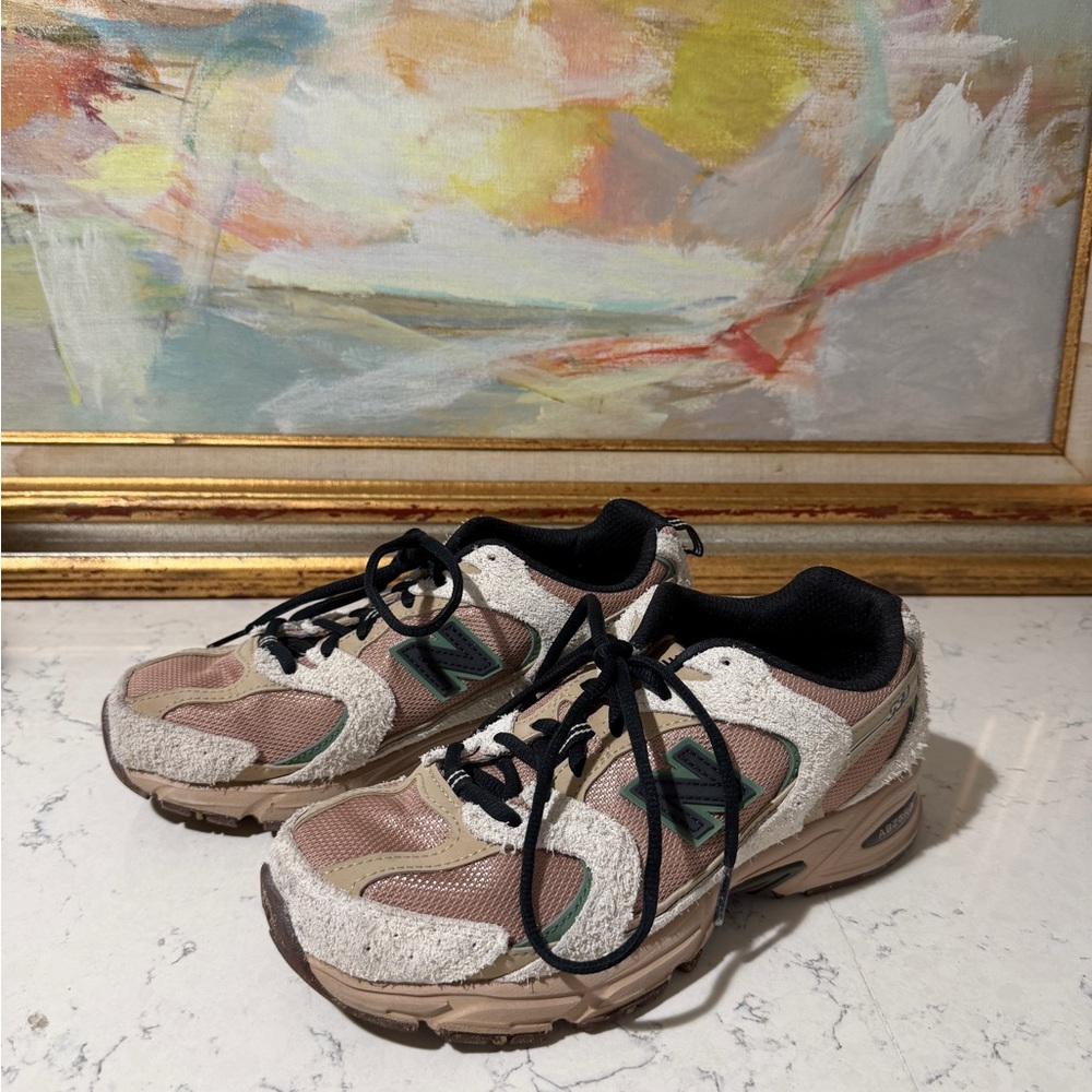 New Balance Women's Sneakers in Tan and Black